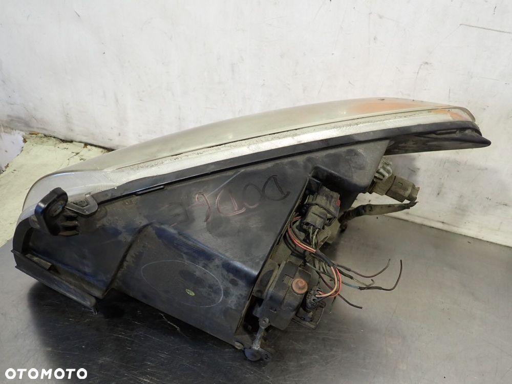 LAMPA PRAWA PRZEDNIA DODGE CALIBER   05303740AL - 2
