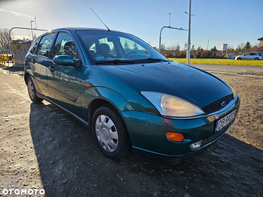 Ford Focus 1.6 Ambiente - 2