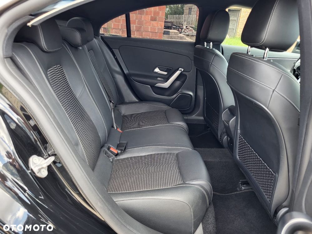 Mercedes-Benz CLA 180 7G-DCT Progressive Line Advanced - 15