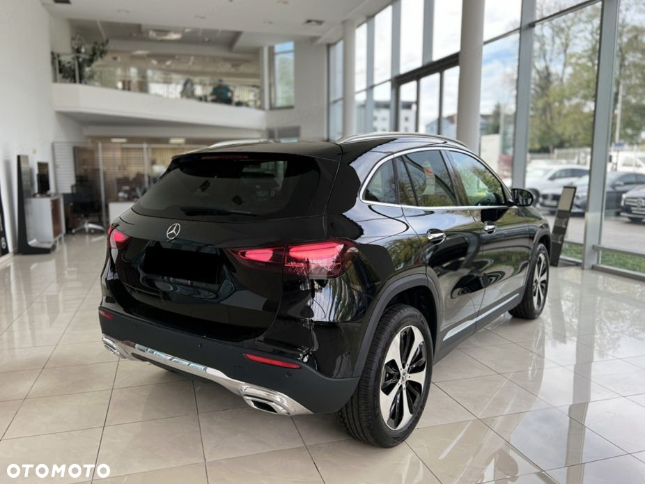 Mercedes-Benz GLA 200 Progressive - 4