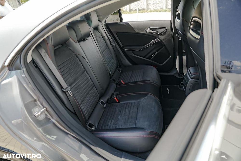 Mercedes-Benz CLA 180 7G-DCT AMG Line - 15