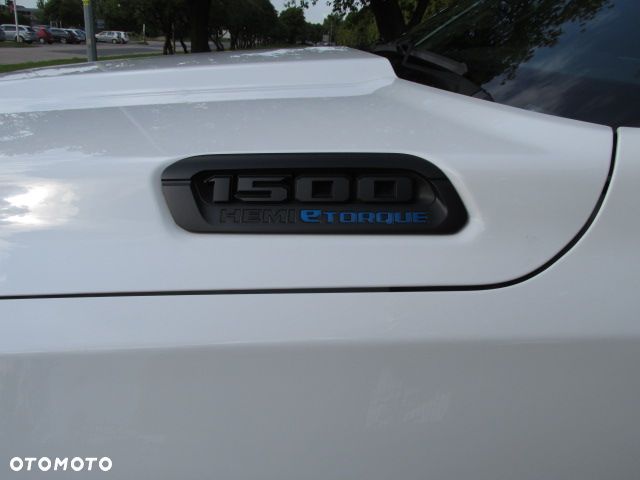 RAM 1500 Crew Cab Shortbed Bighorn - 32