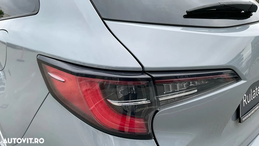 Toyota Corolla 1.8 HSD Dynamic - 12