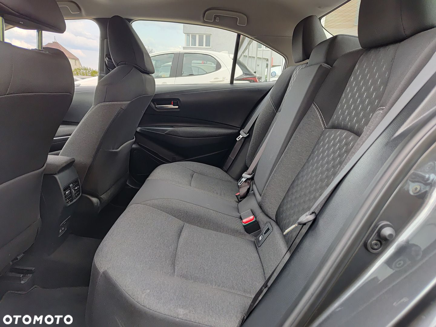 Toyota Corolla - 10
