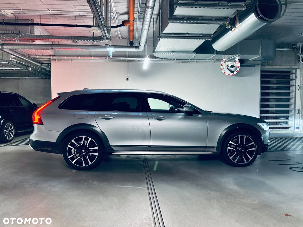 Volvo V90 Cross Country T5 AWD Pro - 1