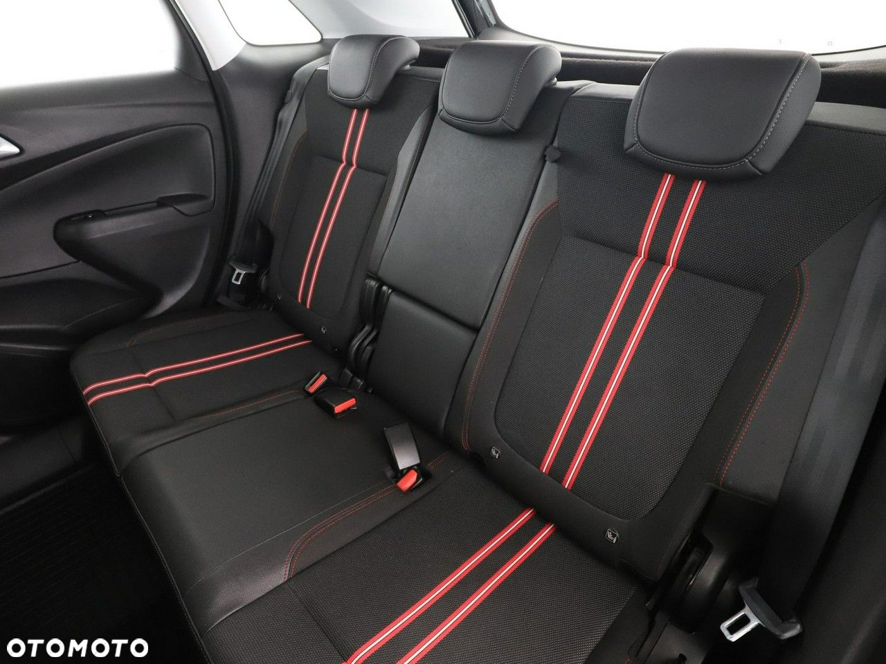 Opel Crossland X 1.2 T Design Line S&S - 17