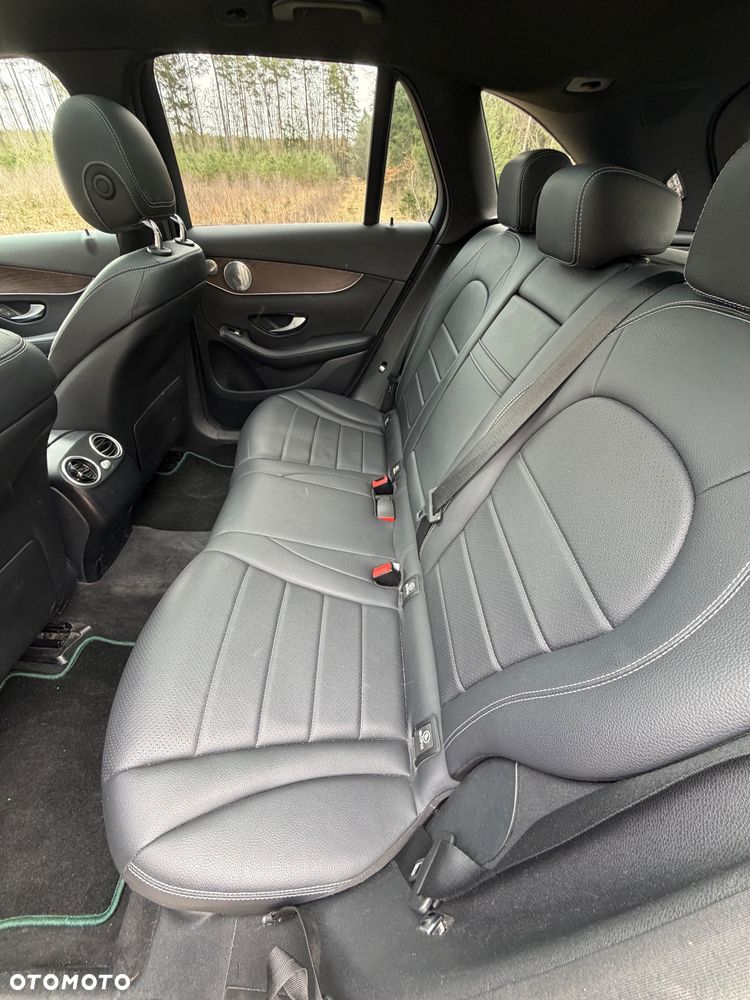 Mercedes-Benz GLC 300 4Matic 9G-TRONIC - 2