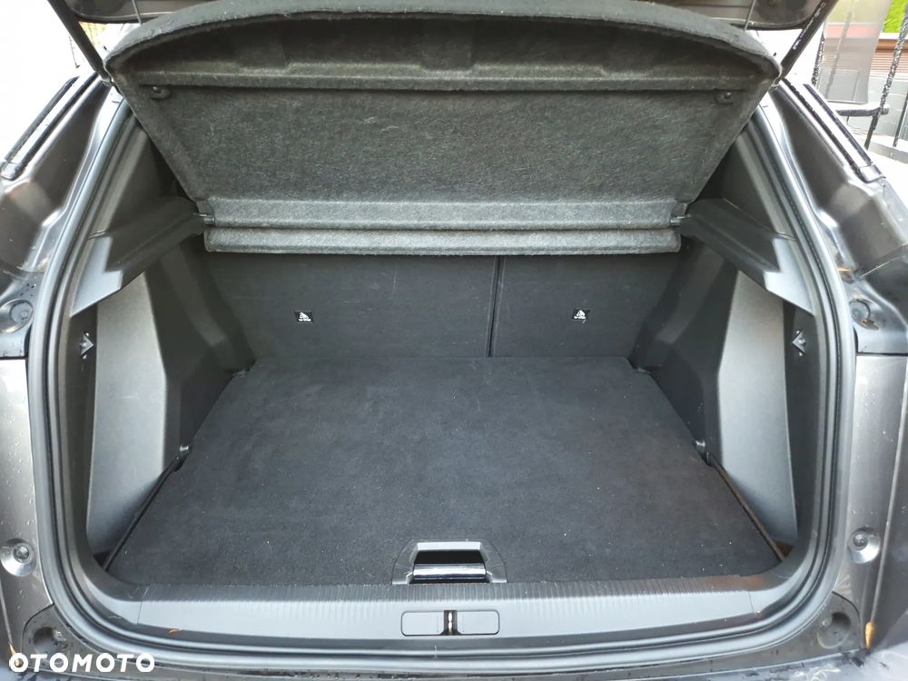 Peugeot 2008 BlueHDi 130 Allure S&S EAT8 - 29