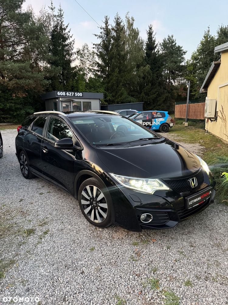 Honda Civic 1.8 Lifestyle (Honda Connect+) - 1