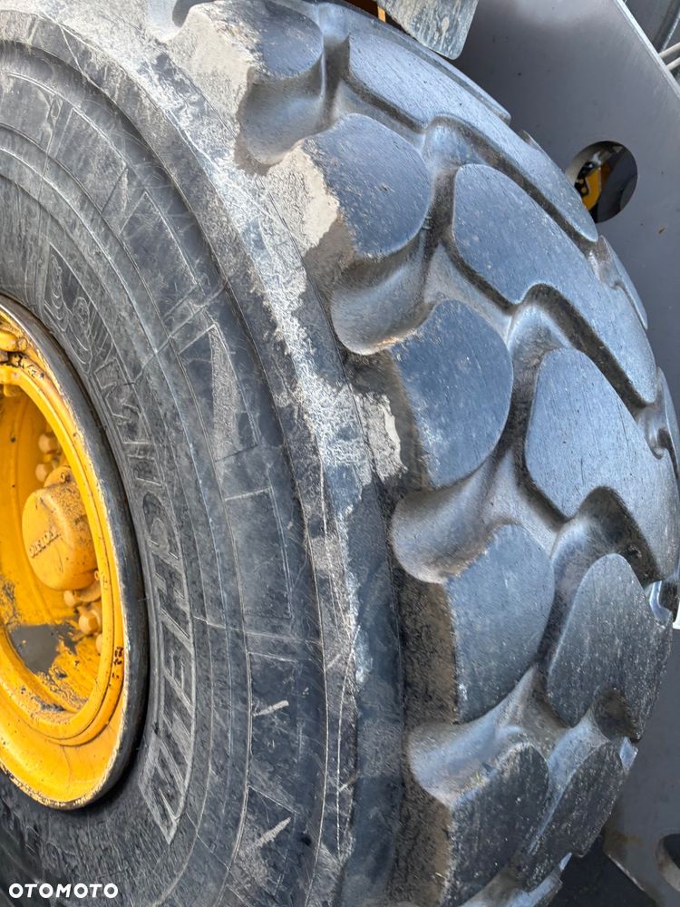 Volvo L150H rok 2011, 26ton, 4,2m3 opony 70%, bdb - 10