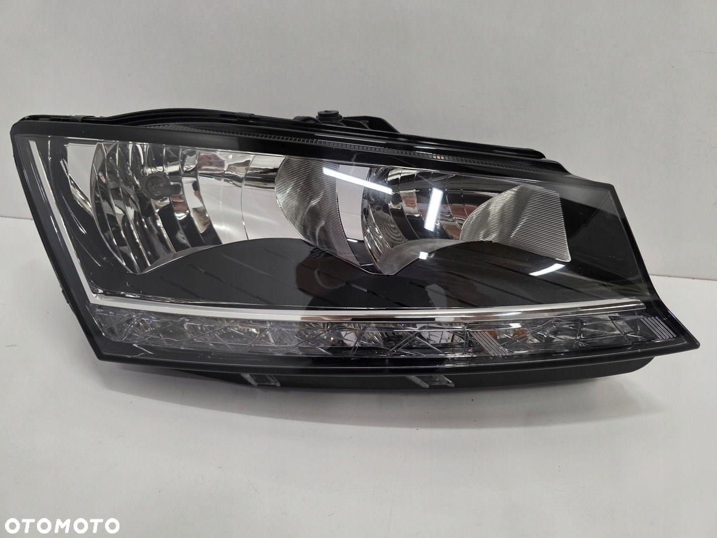 LAMPA PRZÓD PRZEDNIA PRAWA SKODA FABIA III LIFT 6V1941016D EUROPA - 1
