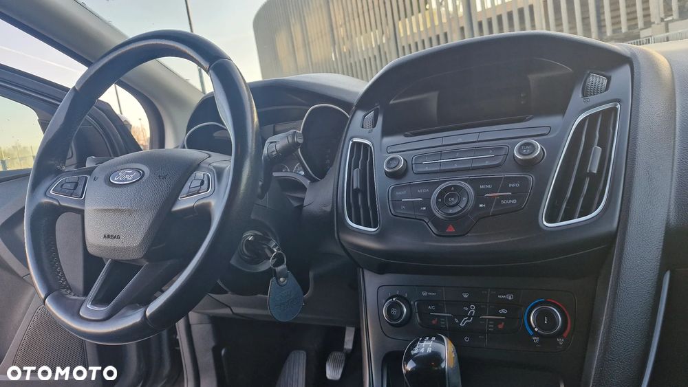 Ford Focus 1.6 Trend - 9
