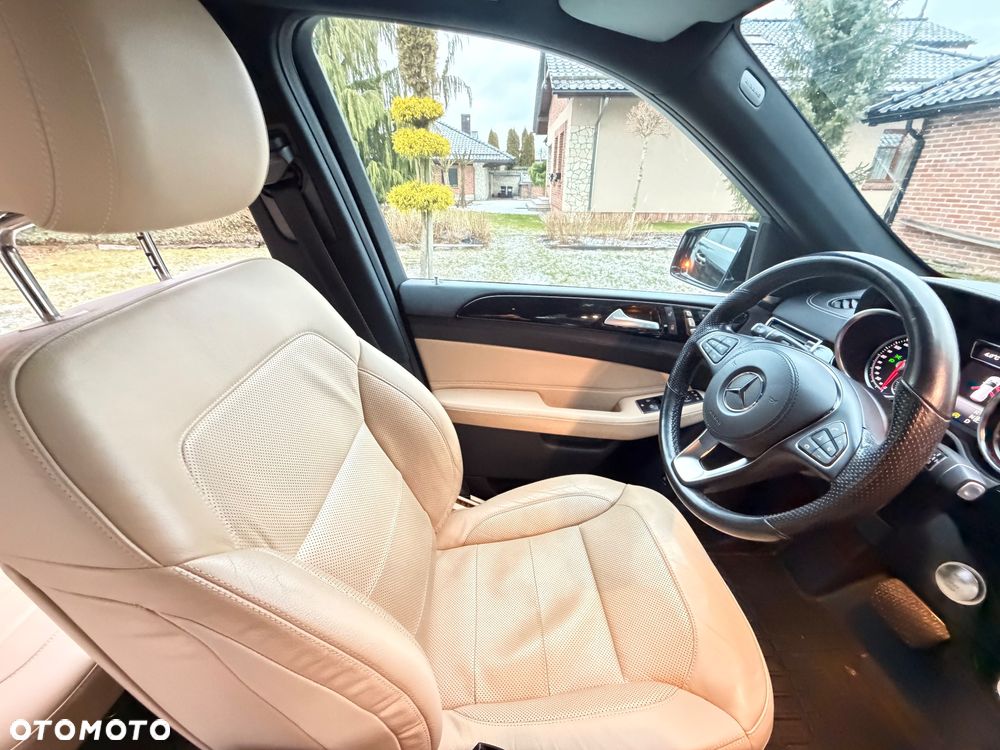 Mercedes-Benz GLS - 15