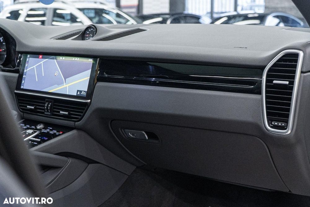 Porsche Cayenne Tiptronic S - 38