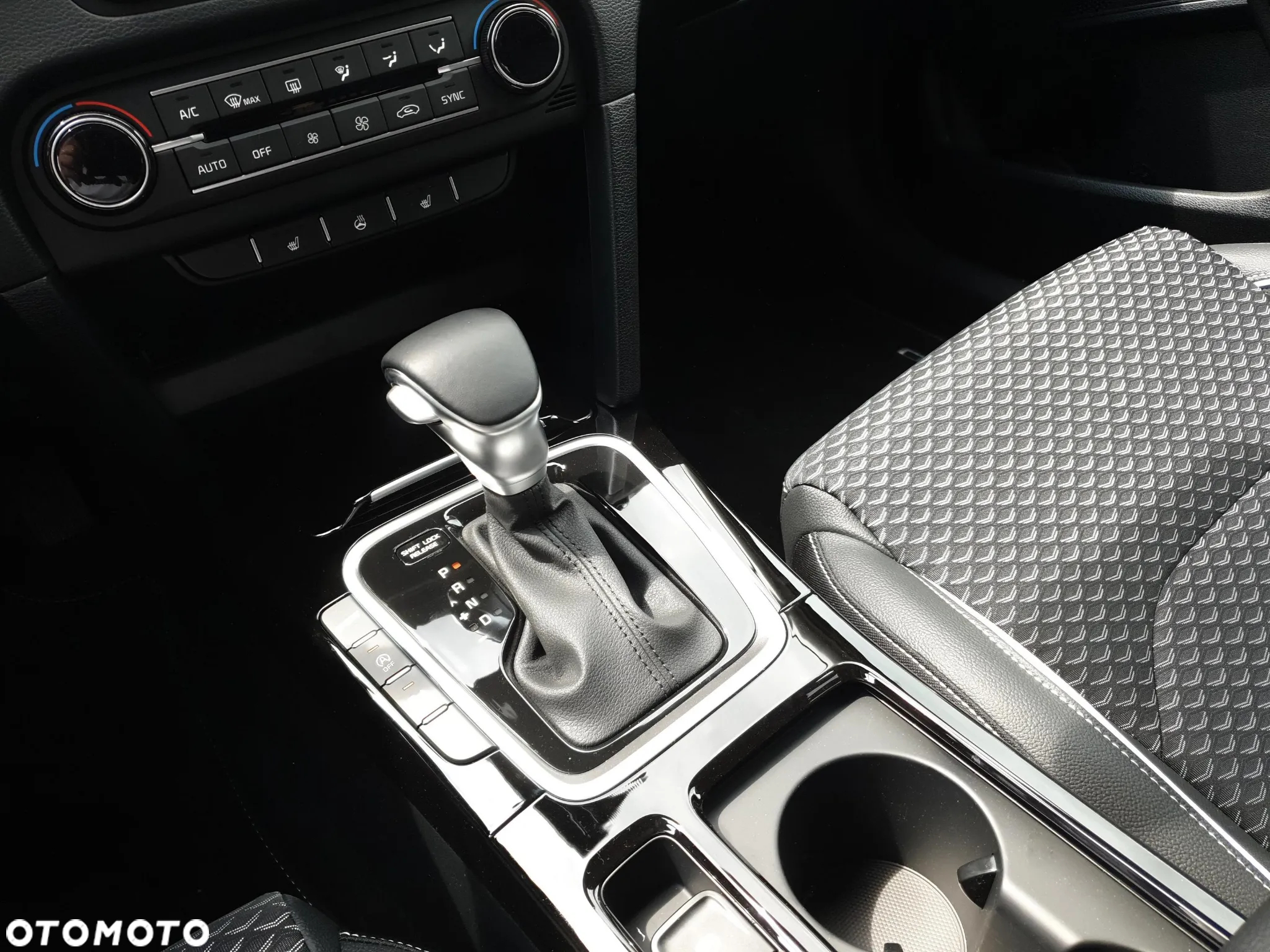 Kia Ceed 1.5 T-GDI Tribute DCT - 18