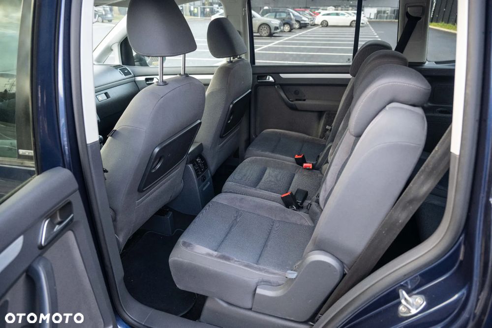Volkswagen Touran 2.0 TDI DPF MATCH - 20