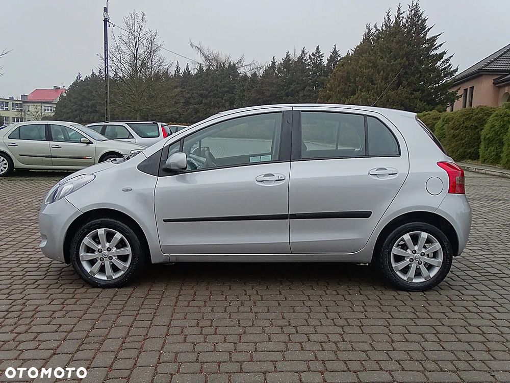 Toyota Yaris 1.3 Luna Premium - 9
