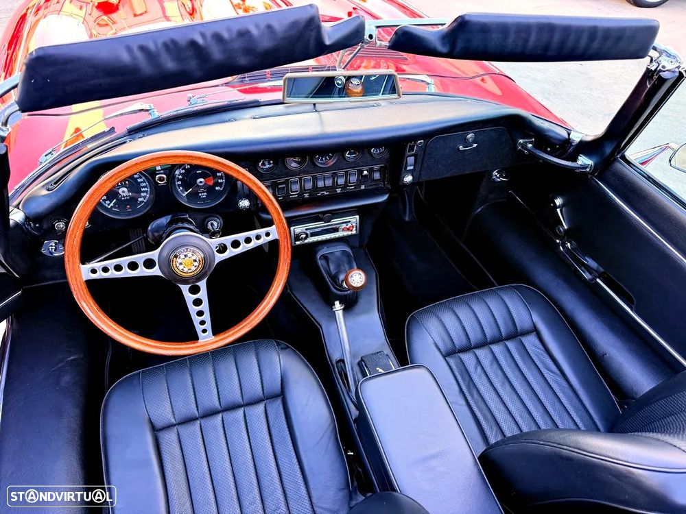 Jaguar E-Type - 9