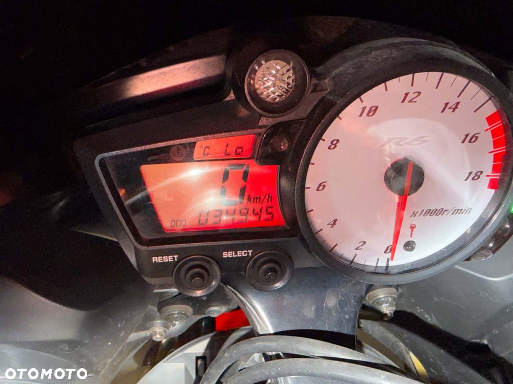 Yamaha R6 - 22