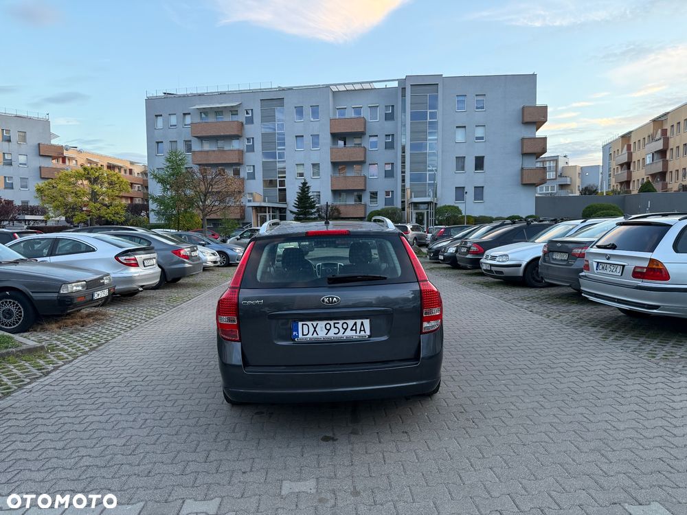 Kia Ceed 1.6 CVVT Dream-Team Edition - 24