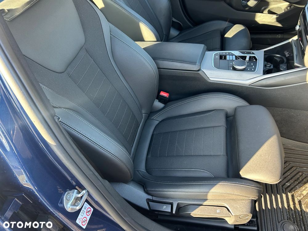 BMW Seria 3 320d Sport Line Shadow - 11