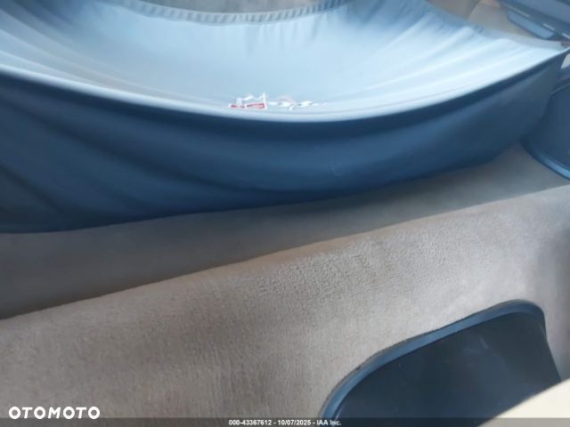 Chevrolet Corvette - 12