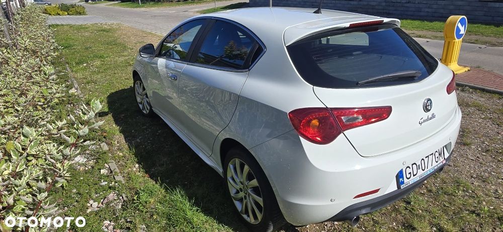 Alfa Romeo Giulietta 2.0 JTDM Distinctive - 2