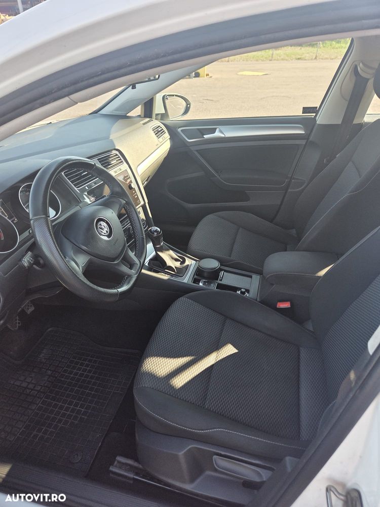 Volkswagen Golf - 13