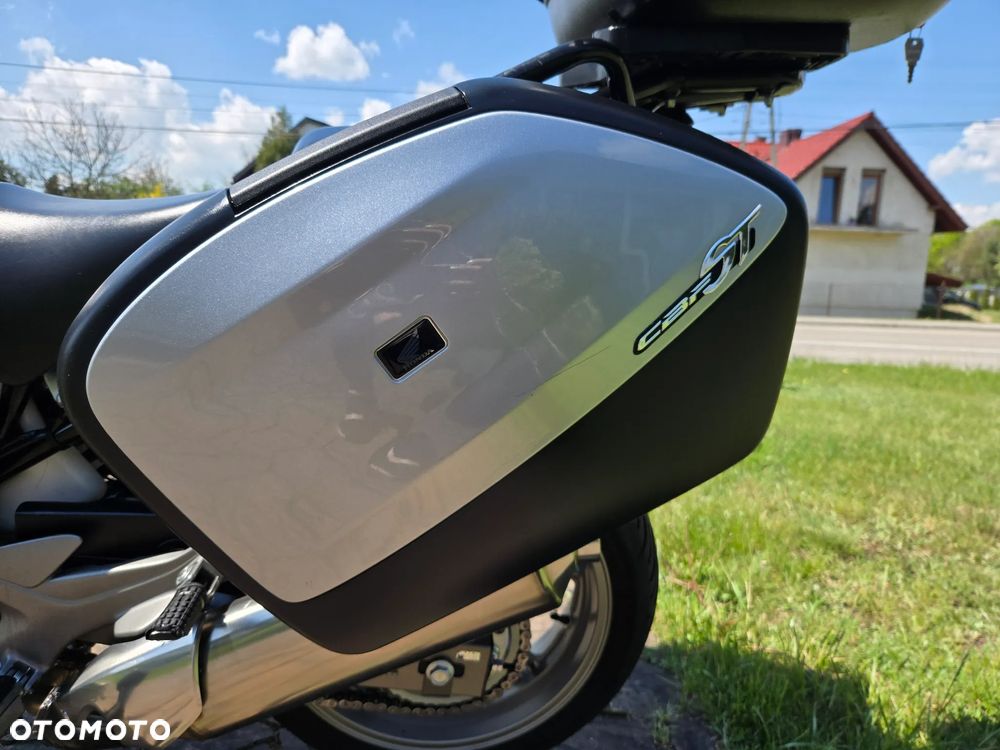 Honda CBF - 10