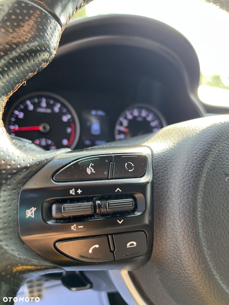 Kia Stonic 1.4 L - 28