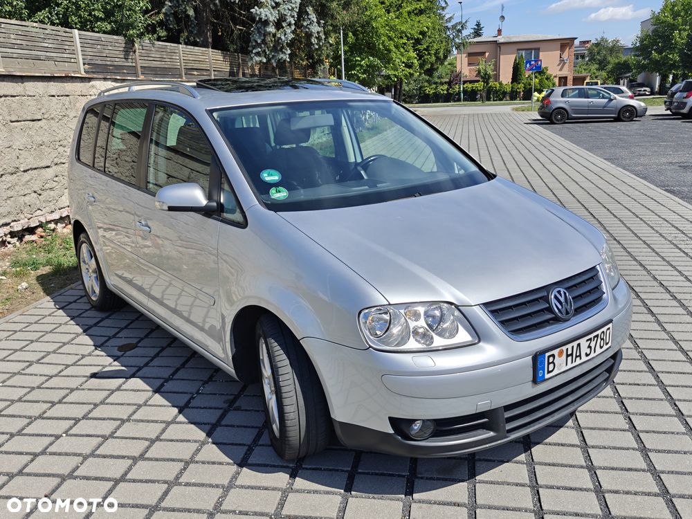 Volkswagen Touran - 4