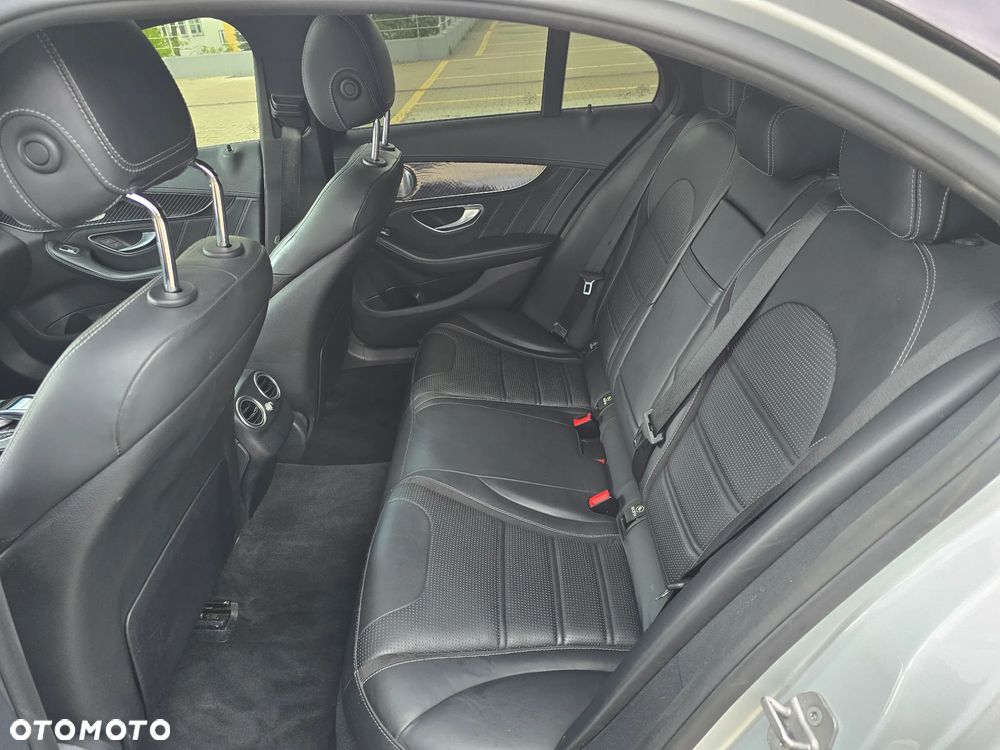 Mercedes-Benz Klasa C AMG 63 AMG Speedshift 7G-MCT - 16