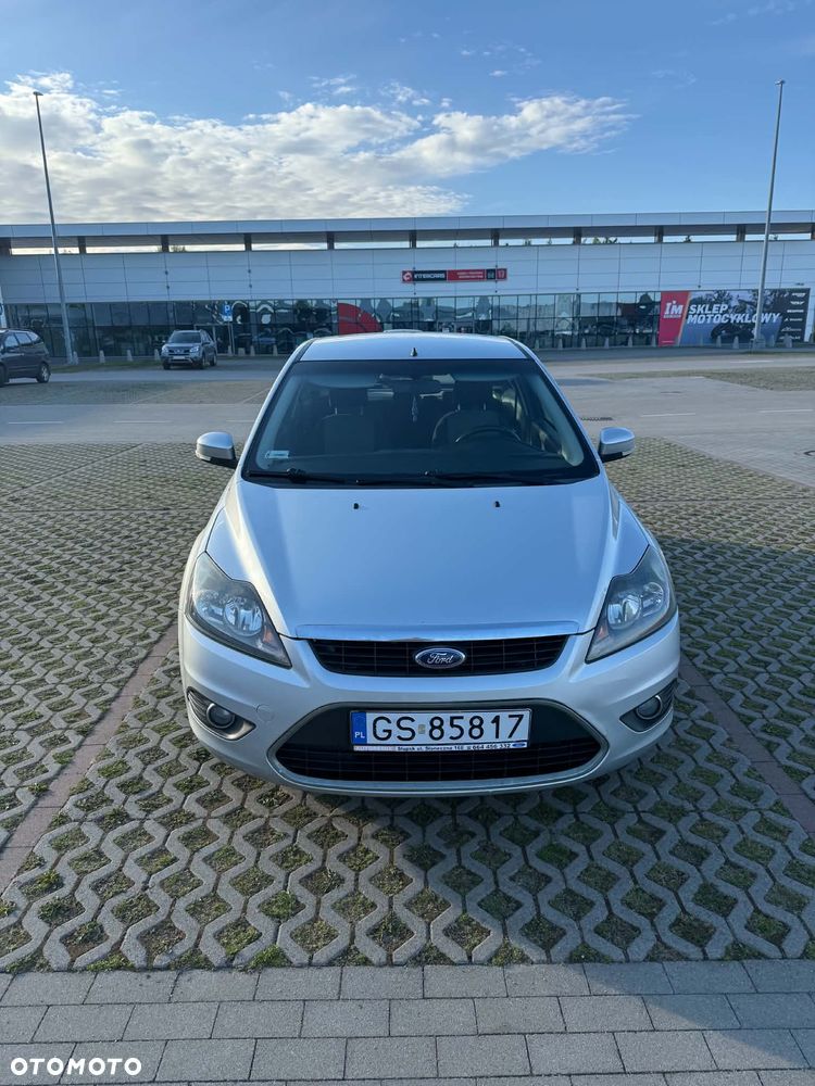 Ford Focus 1.6 Ambiente - 1