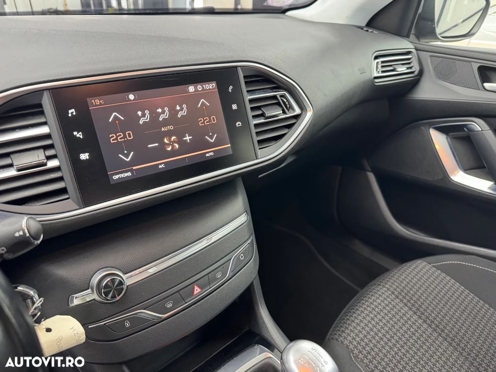 Peugeot 308 - 24