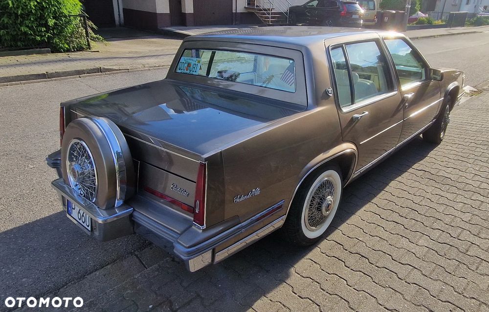 Cadillac Deville - 3