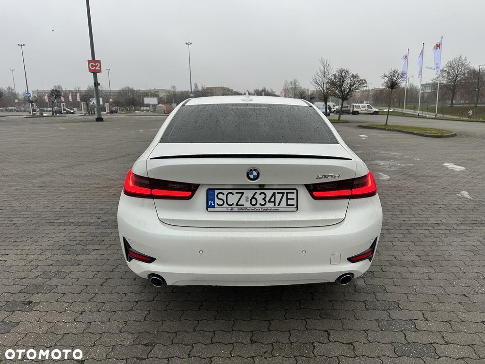 BMW Seria 3 318d MHEV Sport Line - 39