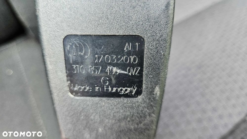 Kanapa Siedzisko Oparcie Welur Podłokietnik Uchwyt Napoje Cupholder Grzane Podgrzewane Skoda Superb II 2 - 21