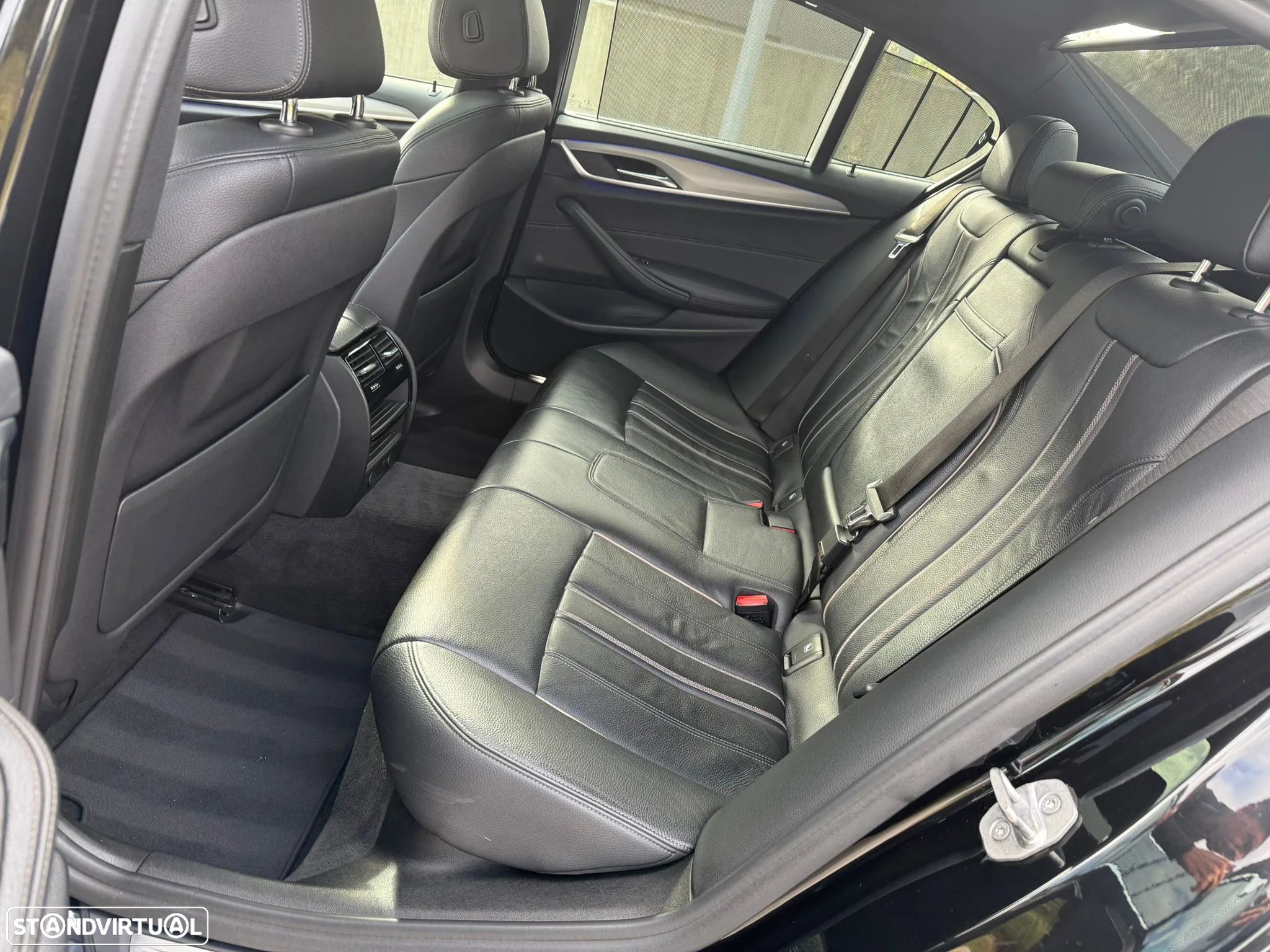 BMW 518 d Pack M Auto - 13