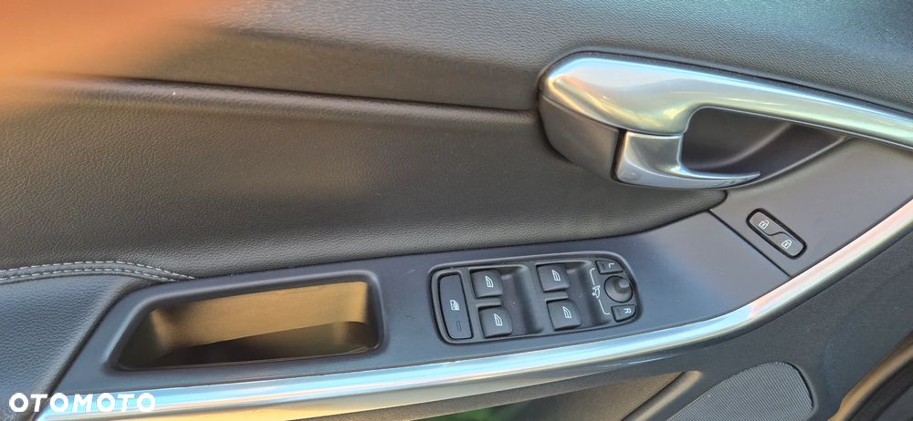 Volvo XC 60 D4 Drive-E Kinetic - 29