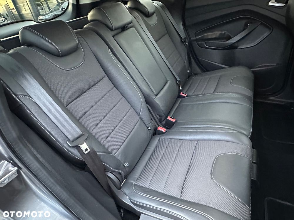 Ford Kuga 2.0 TDCi 2x4 Titanium - 17