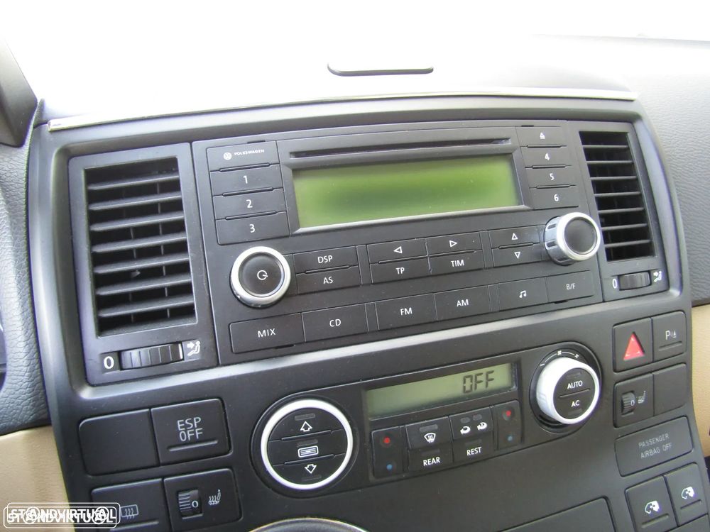 VW Multivan 2.5 TDi Highline - 16