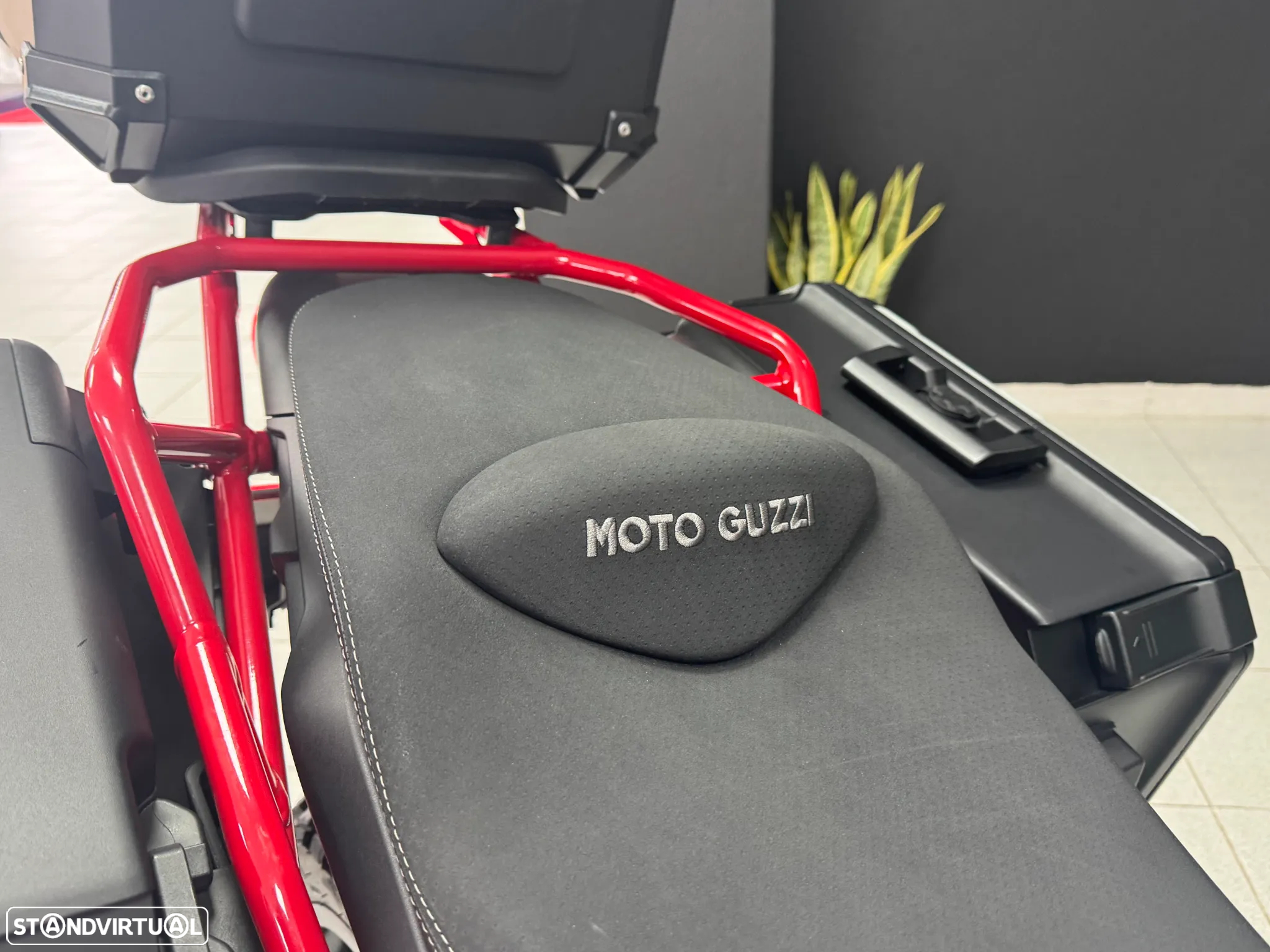 Moto Guzzi V85 - 15