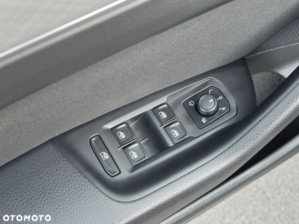 Volkswagen Passat - 13