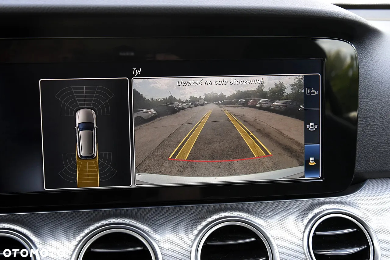 Mercedes-Benz Klasa E 220 d 4Matic T 9G-TRONIC Avantgarde - 26