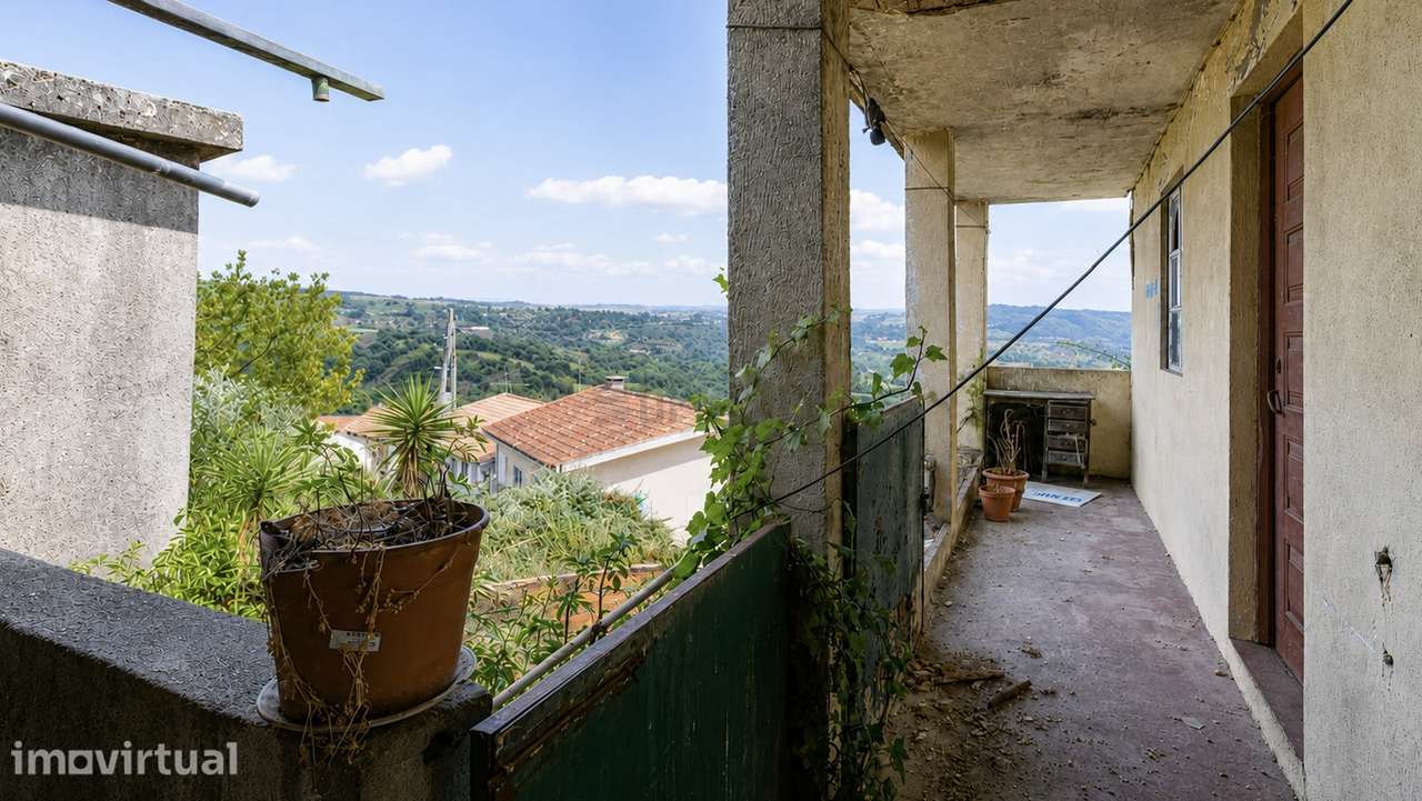 Moradia para Reconstruir com Logradouro - Grande imagem: 4/7