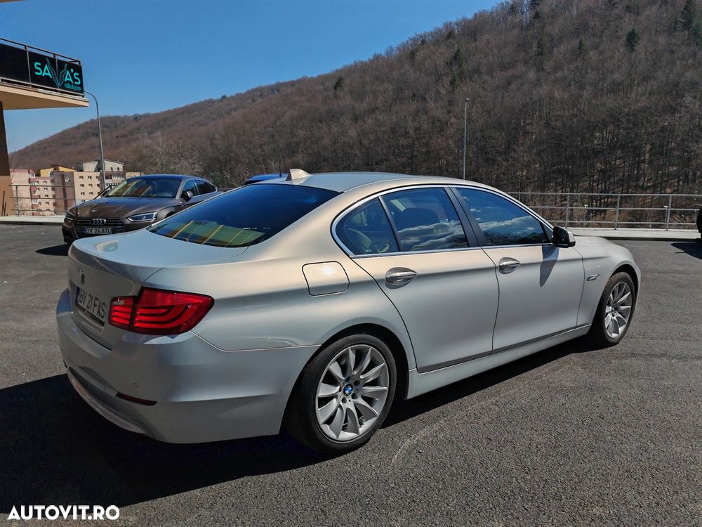 BMW Seria 5 525d xDrive AT - 27