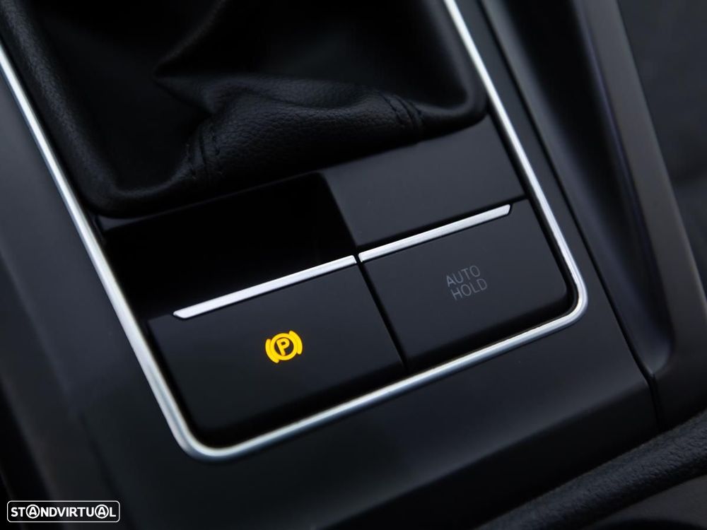 VW Golf Variant 2.0 TDi SCR - 17