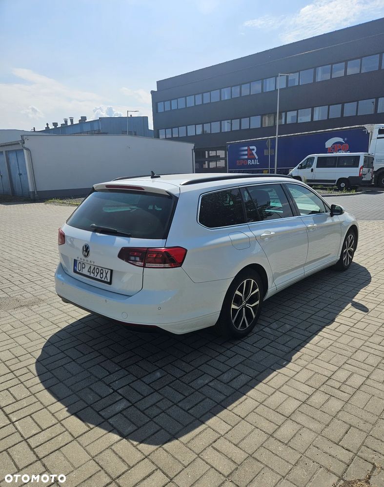 Volkswagen Passat - 4