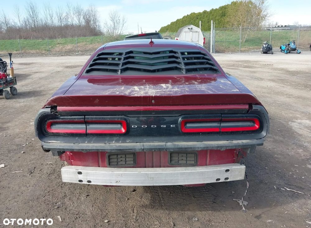 Dodge Challenger - 13