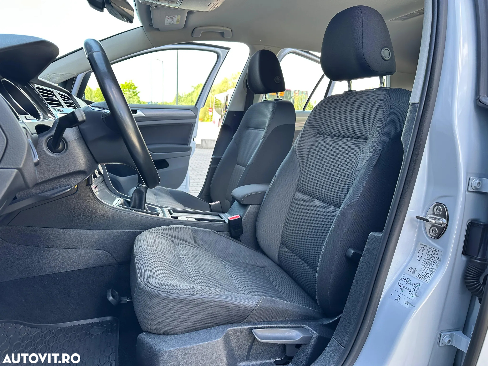 Volkswagen Golf 1.6 TDI Comfortline - 13